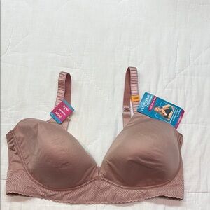 Vanity Fair Effortless Wireless Full Coverage Memory Foam Bra Mauve 40DD NWT